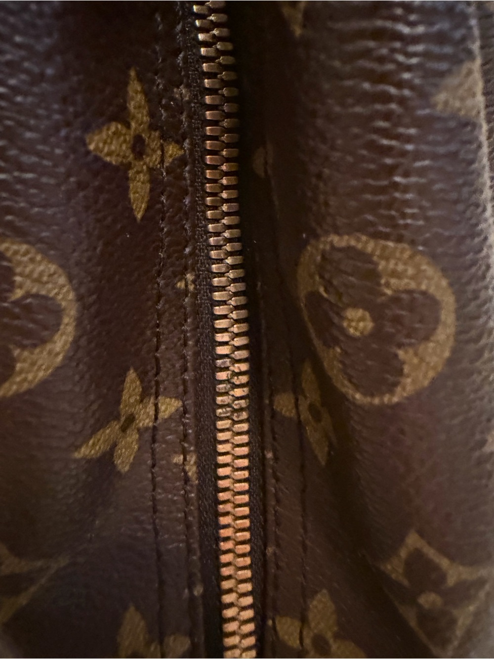 Louis Vuitton Deauville Monogram Satchel, Burgundy Model M4726 - Picture 14 of 14